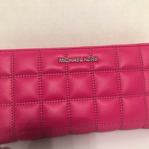 Michael Kors Women's Large Quilted Vegan Leather Zip Around Wallet Bright Pink - Picture 7 of 13